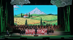 1800多名乡村少年“登”上中央歌剧院舞台